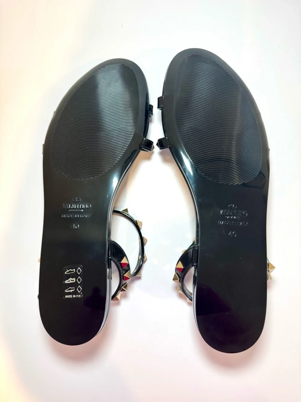 NWT Valentino Garavani Rockstud Black Rubber Sandals, Size 40